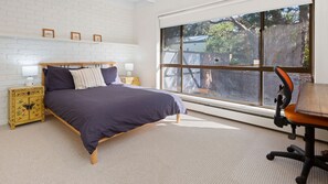 4 bedrooms, WiFi, bed sheets