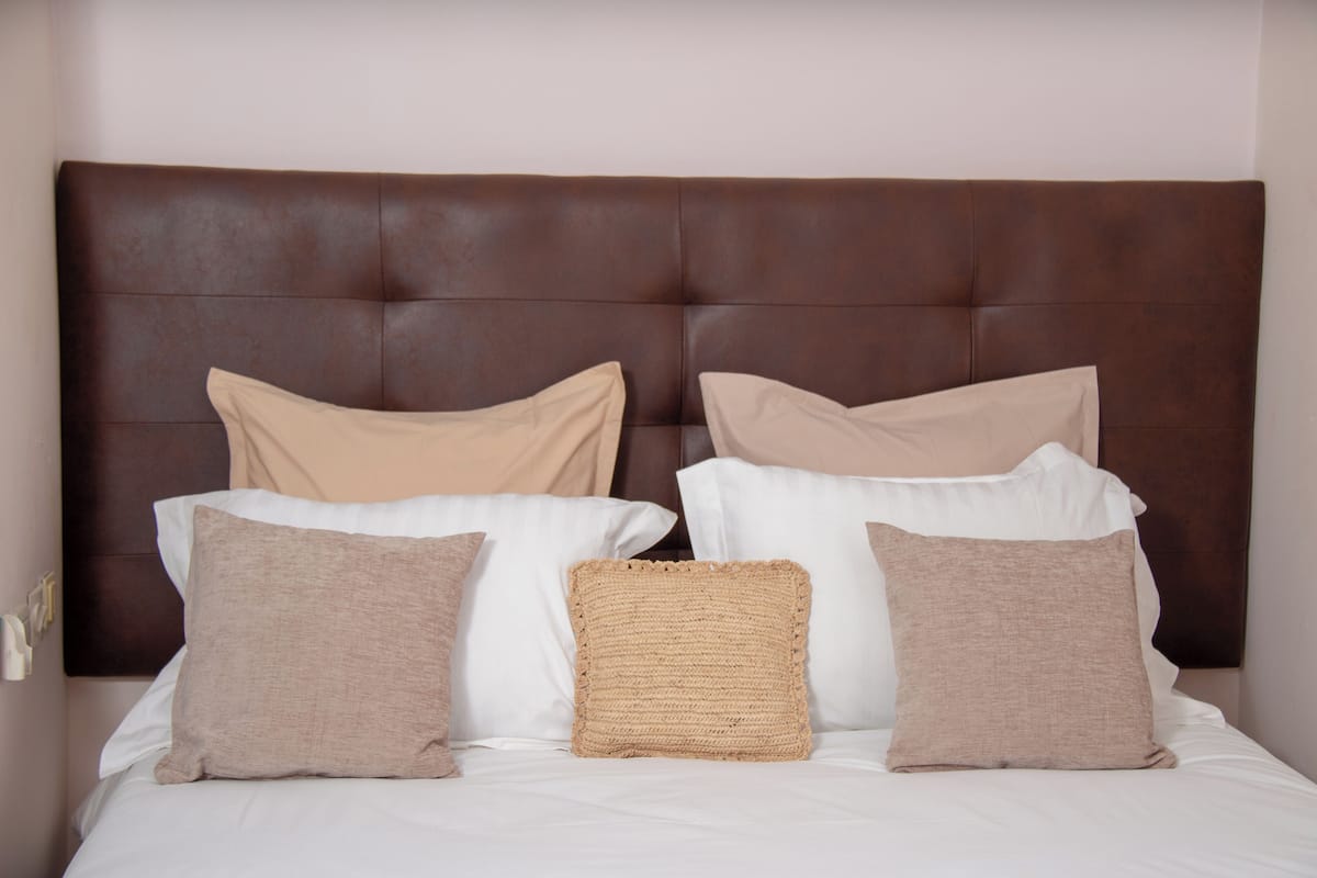 Classic Double Room | Desk, soundproofing, WiFi (free), individually furnished