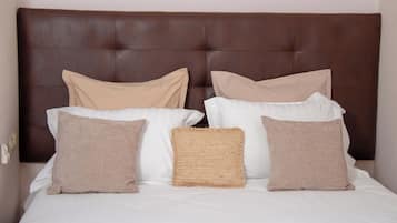 Classic Double Room | Individually furnished, desk, soundproofing, free WiFi