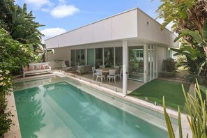 A heated pool - Casa Luxe (Kingscliff)