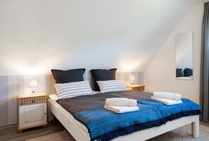 1 bedroom, free WiFi, bed sheets - Apartment 'Ferienwohnung Lisa' with Private Terrace, Private Garden and Wi-Fi (Behrensdorf)