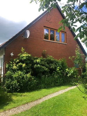 Exterior - Apartment 'Ferienwohnung Lisa' with Private Terrace, Private Garden and Wi-Fi (Behrensdorf)