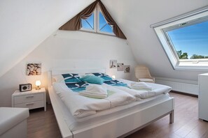 2 bedrooms, iron/ironing board, free WiFi, bed sheets - Apartment 'Ferienwohnung Abendsonne' with Balcony and Wi-Fi (Zingst)
