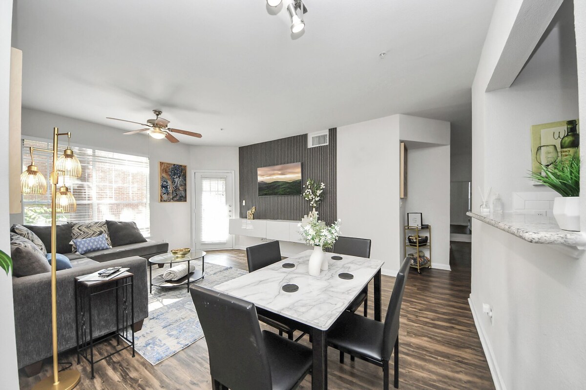 Photo 15 of Stylish 3 Bd W/ Pool & Gym NRG Rodeo HTX Med Centr