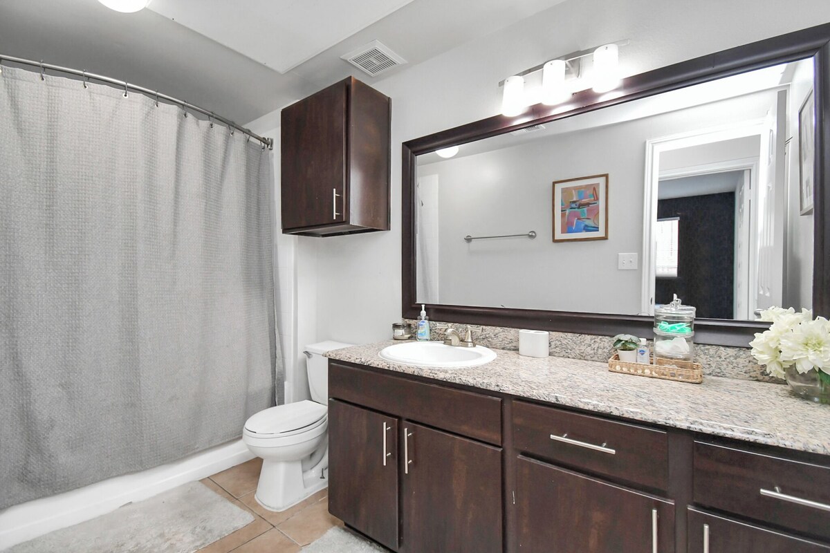 Photo 5 of Stylish 3 Bd W/ Pool & Gym NRG Rodeo HTX Med Centr