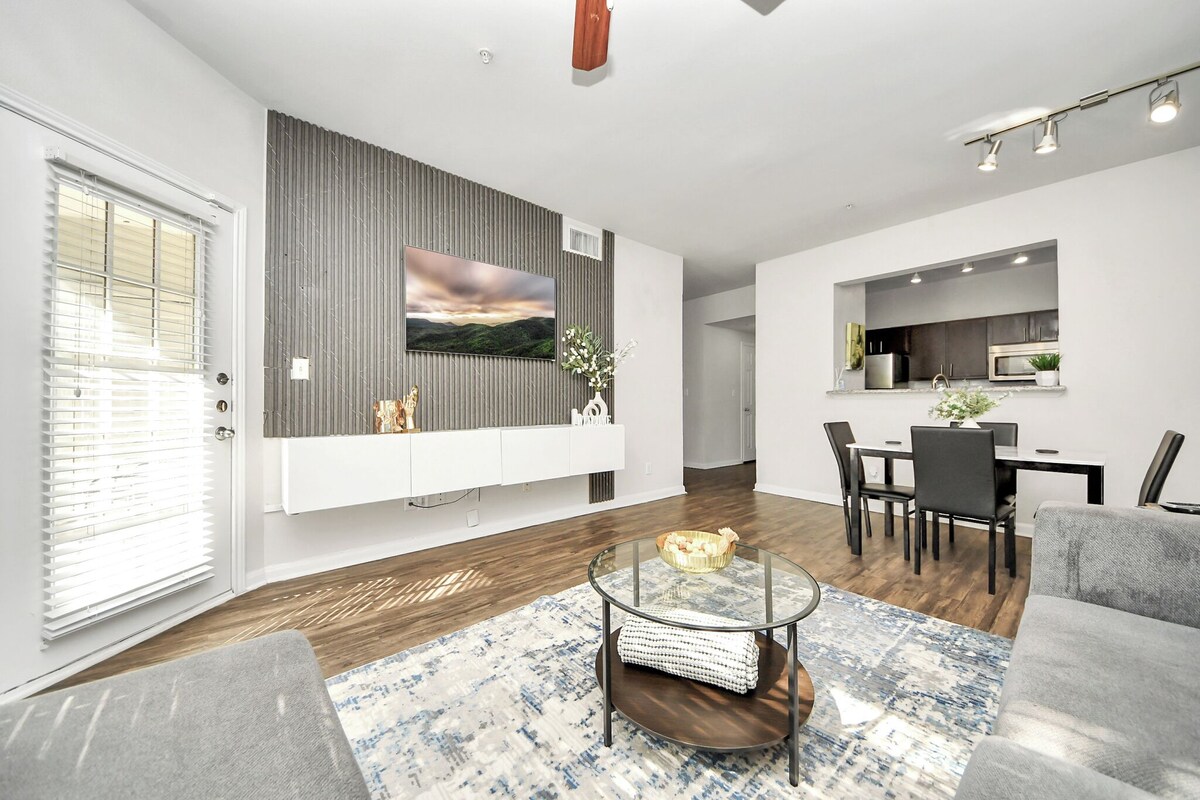 Photo 6 of Stylish 3 Bd W/ Pool & Gym NRG Rodeo HTX Med Centr