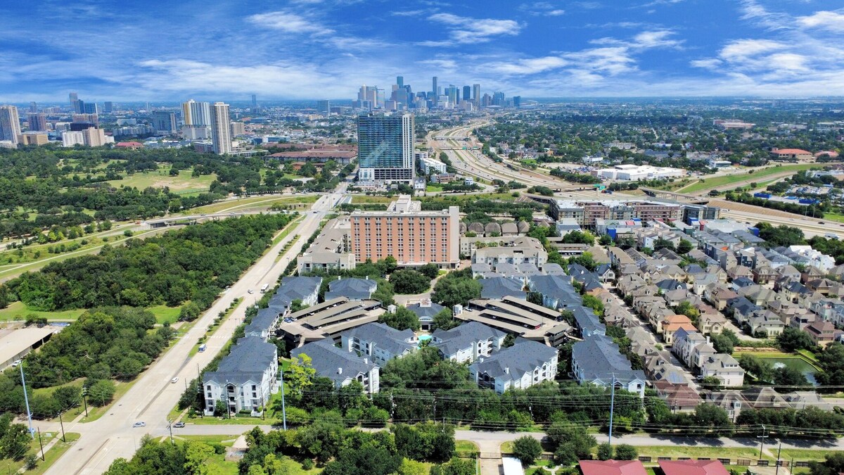 Photo 43 of Stylish 3 Bd W/ Pool & Gym NRG Rodeo HTX Med Centr