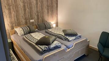 Free WiFi, bed sheets