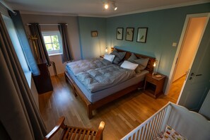 5 dormitorios, tabla de planchar con plancha, wifi gratis y ropa de cama