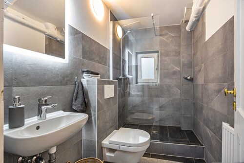 Apartment „Hannover Ogli“ mit privatem Garten und WLAN