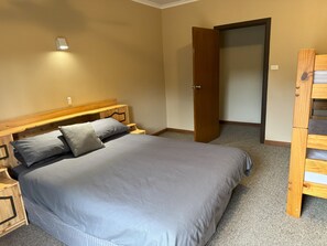 8 bedrooms, iron/ironing board, free WiFi, bed sheets