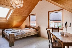 4 bedrooms, free WiFi, bed sheets