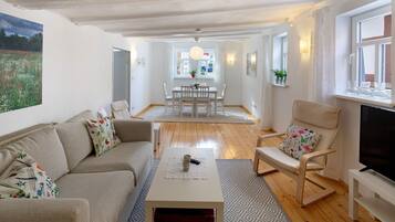 Fernseher, Kamin, Videospiele, Stereoanlage