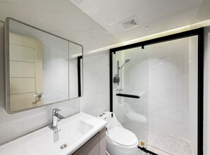 Bidet, håndklæder, Sæbe, Shampoo