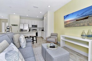 TV - Blissful Pink Villa near Disney with Margaritaville Resort & Island H20 Access. (Kissimmee)