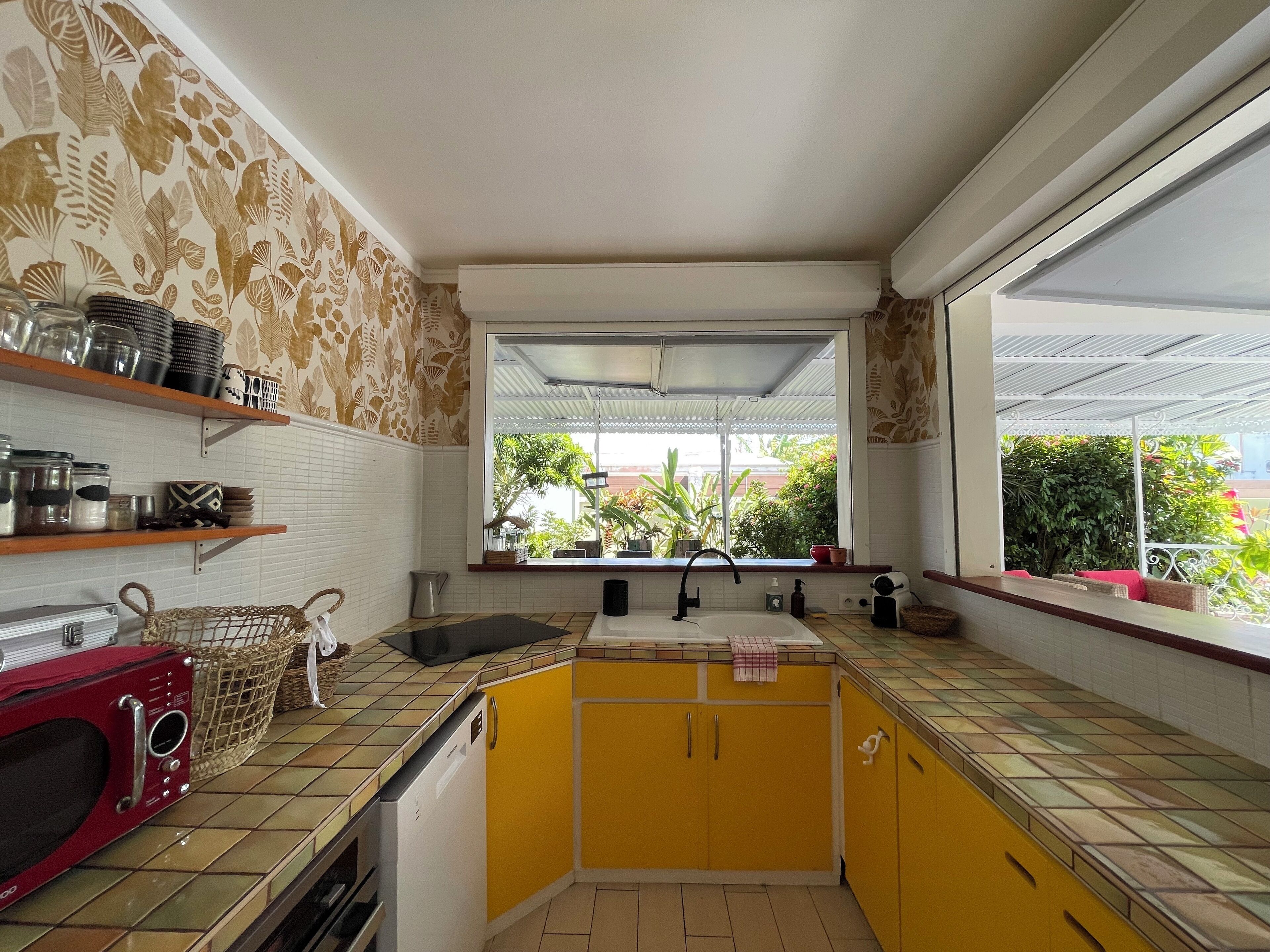 Microwave, oven, stovetop, dishwasher