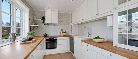 Four, lave-vaisselle