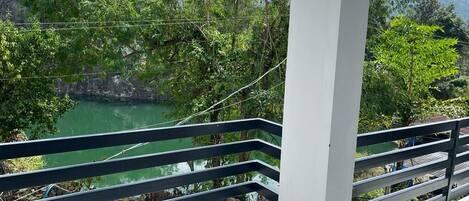 Habitación básica | Vista desde la propiedad