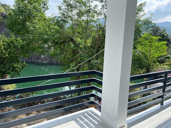 Kamar Basic | Pemandangan dari properti