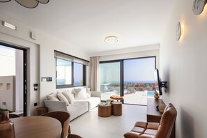 Smart-TV, Videospiele, Tischtennisplatte, Stereoanlage