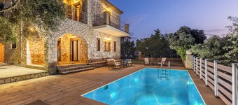 Aliki Villa - Country house with private swimming pool and view