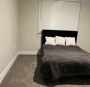1 bedroom, WiFi, bed sheets - 1 bed one bath apartment  (Indianapolis)