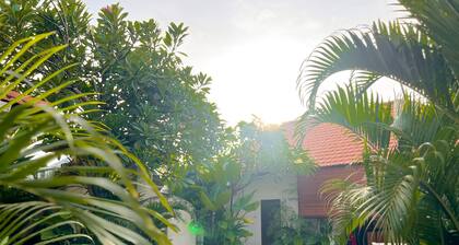 FAMILY - 4 bedrooms Villa with private pool, WiFi, AC in SEMINYAK