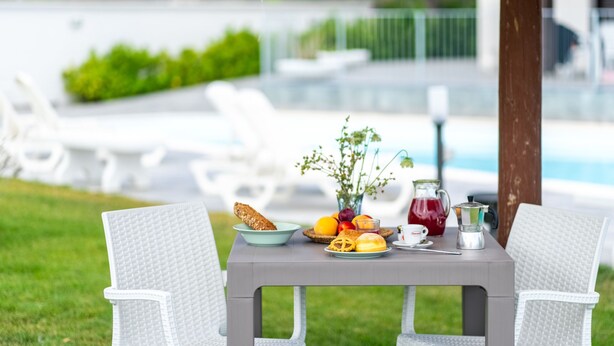 Outdoor dining - Il Rifugio by Interhome (Città Sant'Angelo)