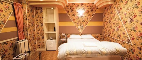 Habitación básica | 1 dormitorio, ropa de cama hipoalergénica, edredones de plumas