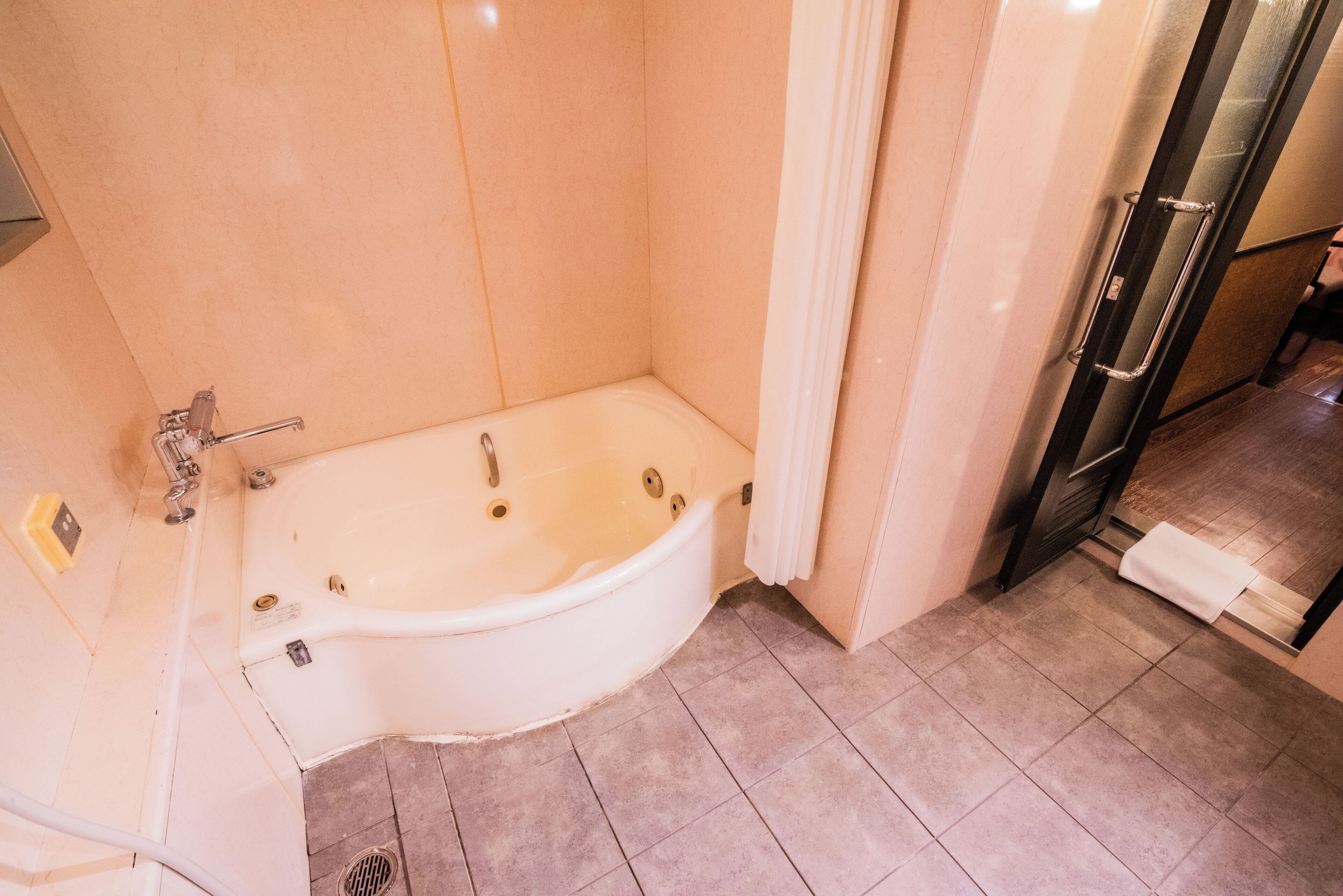 Basic Room | Bathroom | Separate tub and shower, deep soaking tub, rainfall showerhead