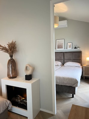 2 bedrooms, iron/ironing board, travel crib, free WiFi