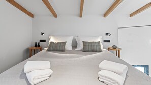 2 bedrooms, iron/ironing board, WiFi, bed sheets - GEMM Beach House - Beachfront Apartment in Hersonissos (Hersonissos)