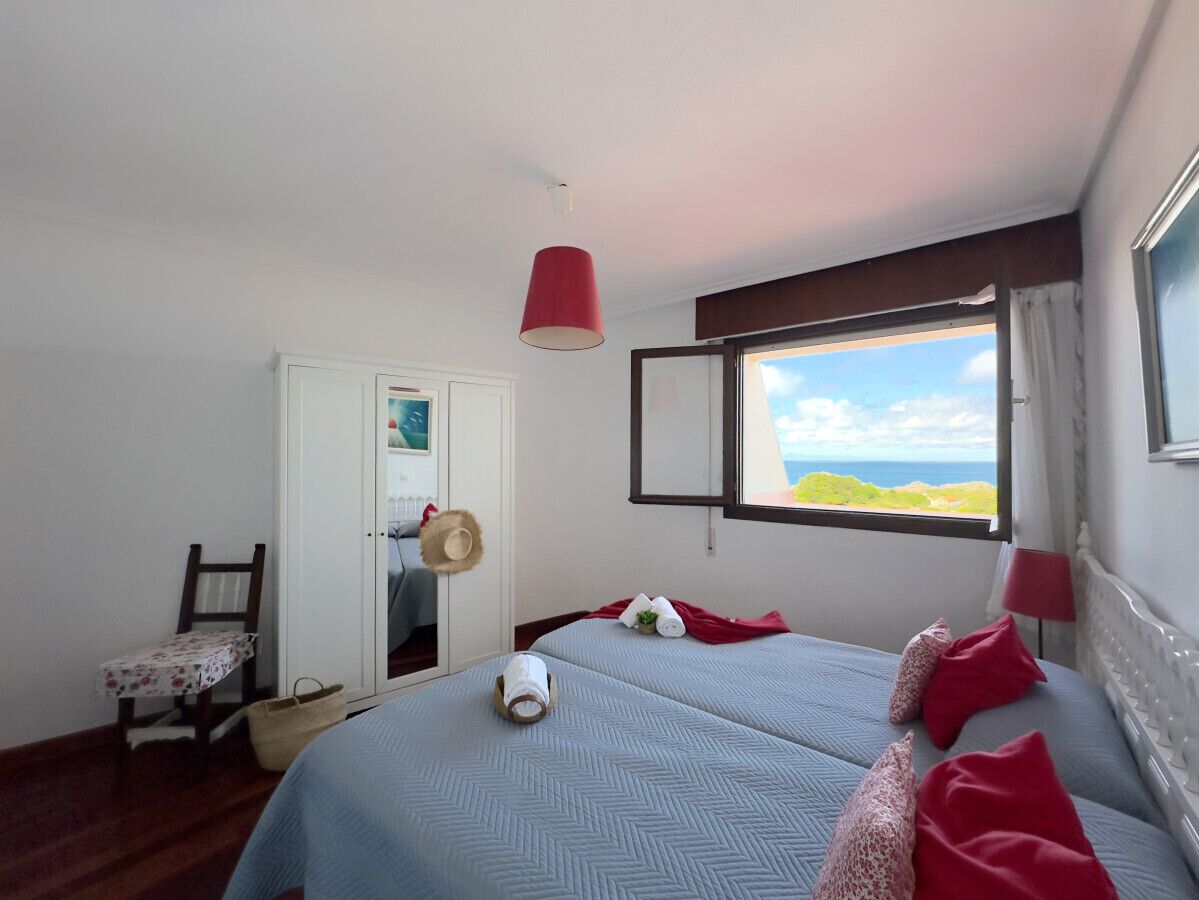 1 slaapkamer, een strijkplank/strijkijzer, beddengoed