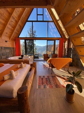 Perusbungalow, patio, vuoristonäköala | 1 makuuhuone, ilmainen Wi-Fi