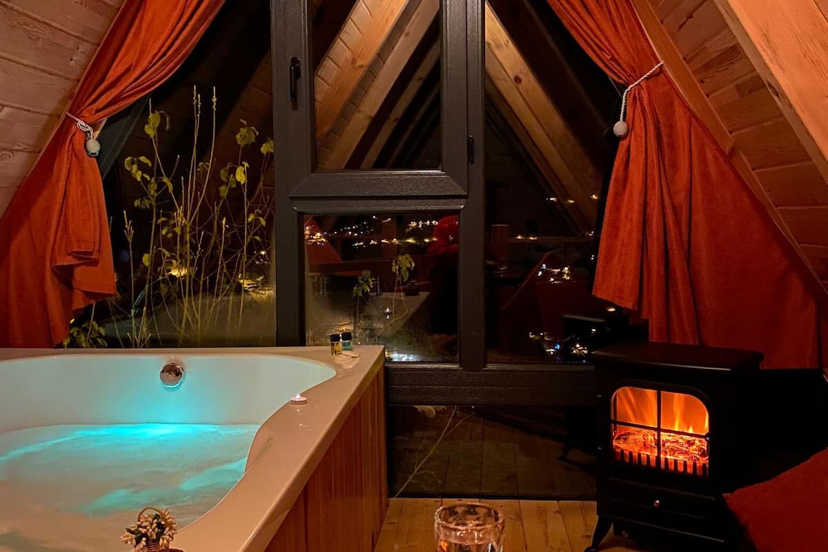 Basic Suite, Patio, Mountain View