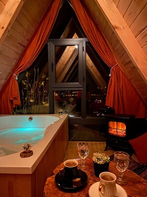 Perussviitti, patio, vuoristonäköala | 1 makuuhuone, ilmainen Wi-Fi