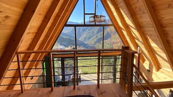 基础平房, 露台, 山景 | 起居区