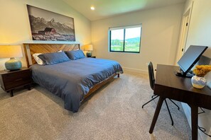 3 chambres, bureau, Wi-Fi gratuit, draps fournis