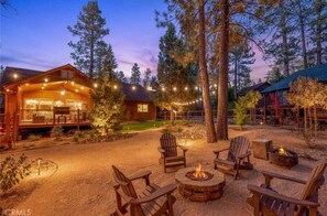 Property grounds - Beautiful Log Style Home in Eagle Mountain Estates, Big Bear Lake.  (Big Bear Lake)