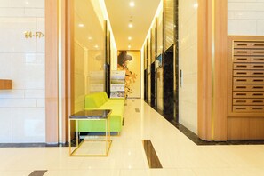 Interior entrance - Sol Center Apartment (Ho Chi Minh City)