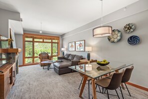 Smart TV, fireplace, DVD player - The Ember Edge | Capitol Peak Lodge #3309 | 1B/1B (Snowmass Village)