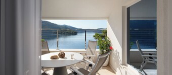 Charming 2-bedroom apartment with AC and WiFi in fabulous Pasadur, sandy beach.