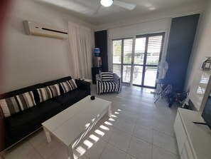 House | Interior - Cyprus Townhouse/ Queen Bed/ Pool/ Patio/air/freep (Polis)