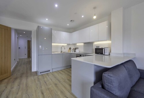 Stunning 2 Bedroom Apartment in Central Ashford