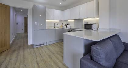 Stunning 2 Bedroom Apartment in Central Ashford
