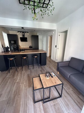 Interior - Espectacular Apartamento en el Centro con un Patio Maravilloso y Balcón! (Granada)