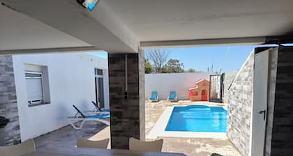 Turisblo villa with pool, 3 large bedrooms, large dining room, kitchen and bathroom.