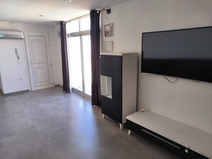 Interior - Turisblo villa with pool, 3 large bedrooms, large dining room, kitchen and bathroom. (Benicarló)