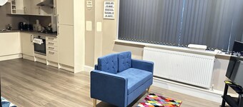 2 Bed Apartment - Sleeps 4 - Wifi - Parking