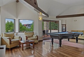 Spielezimmer
